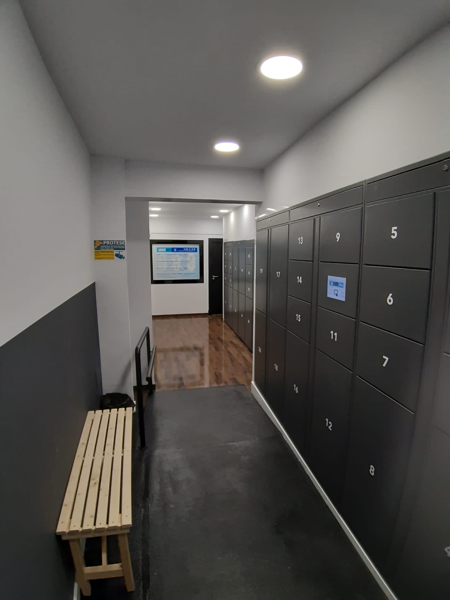 Taquillas de custodia de equipajes en Locker24H de Santiago de Compostela