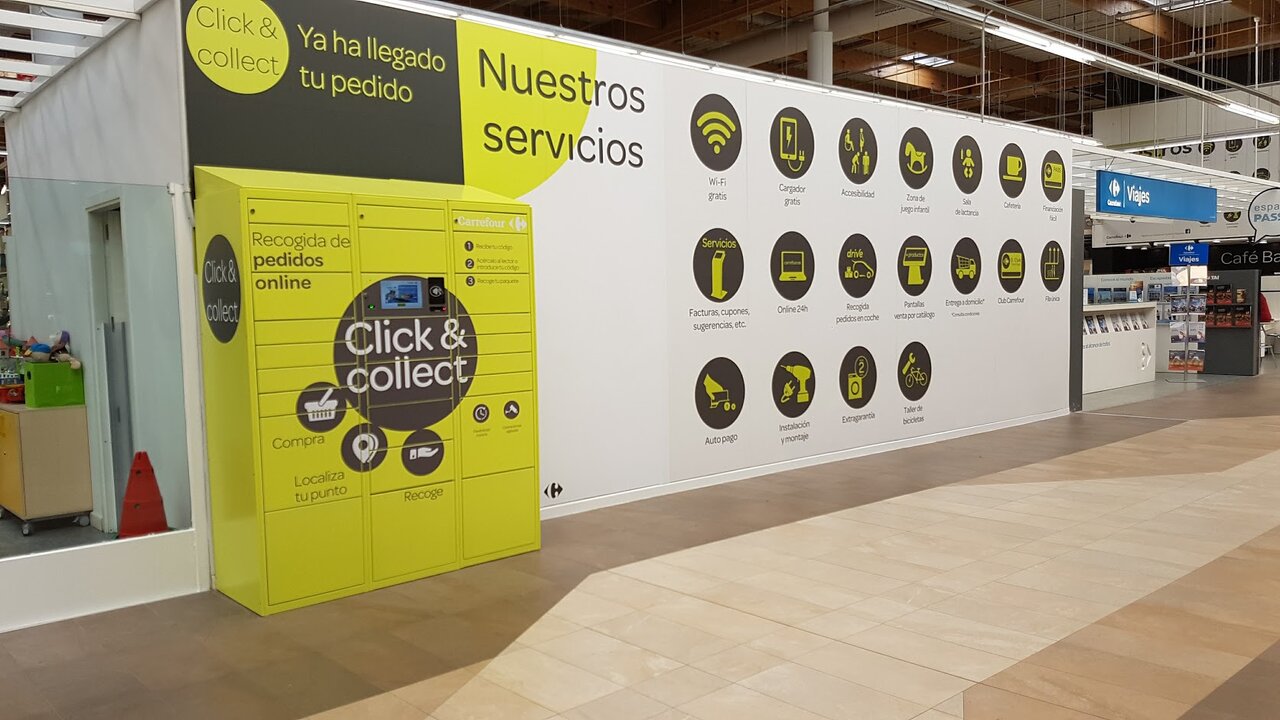 Taquilla inteligente de Drop Point Systems con lector de códigos QR para recoger pedidos