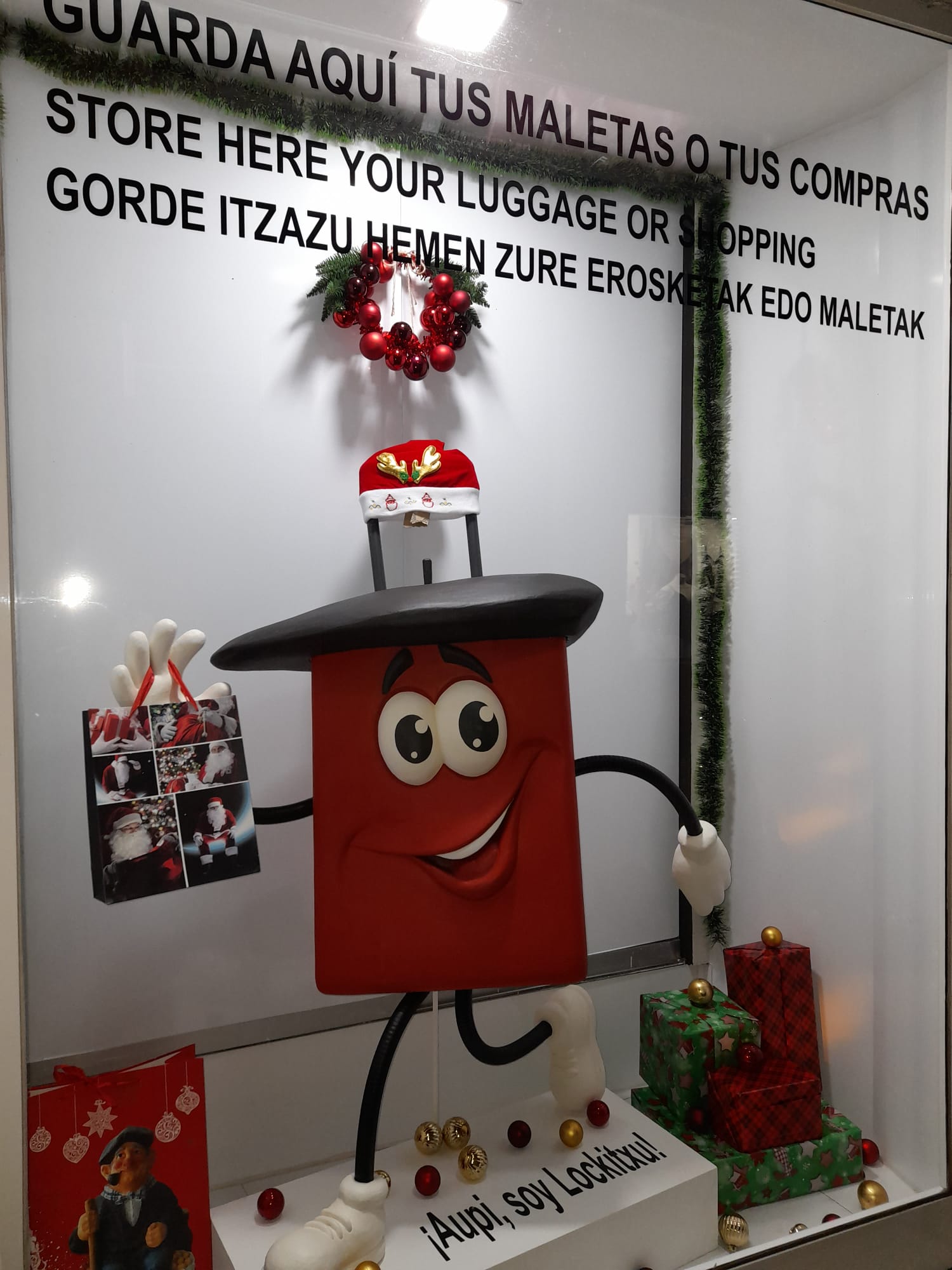 Escaparate decorado de A lo Locker