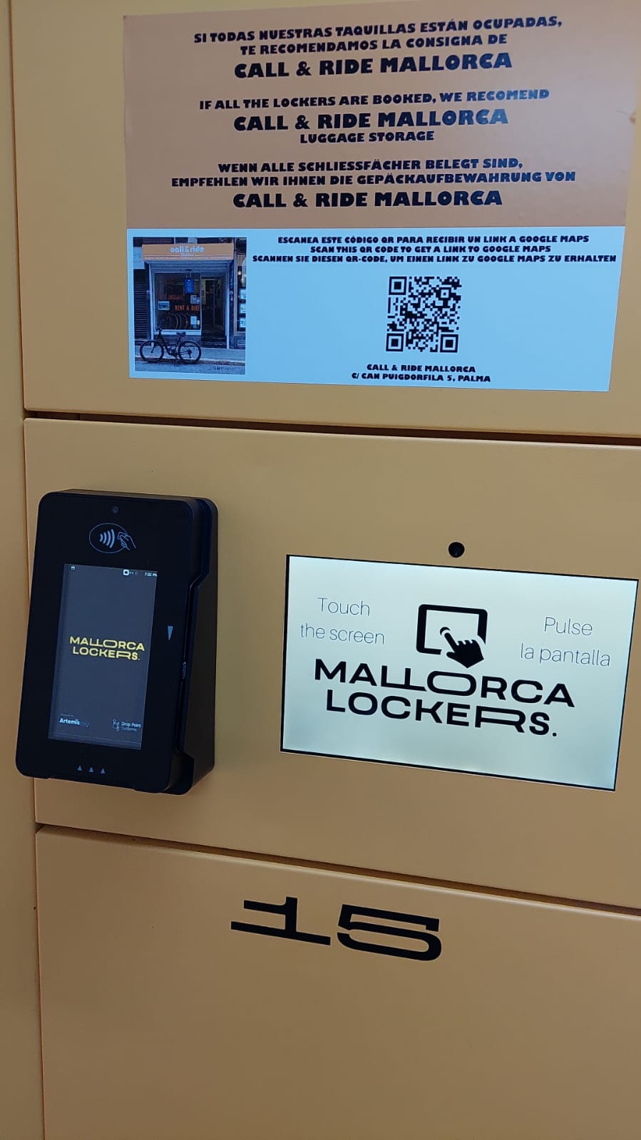 Pantalla y TPV desatendido de la consigna de Mallorca Lockers