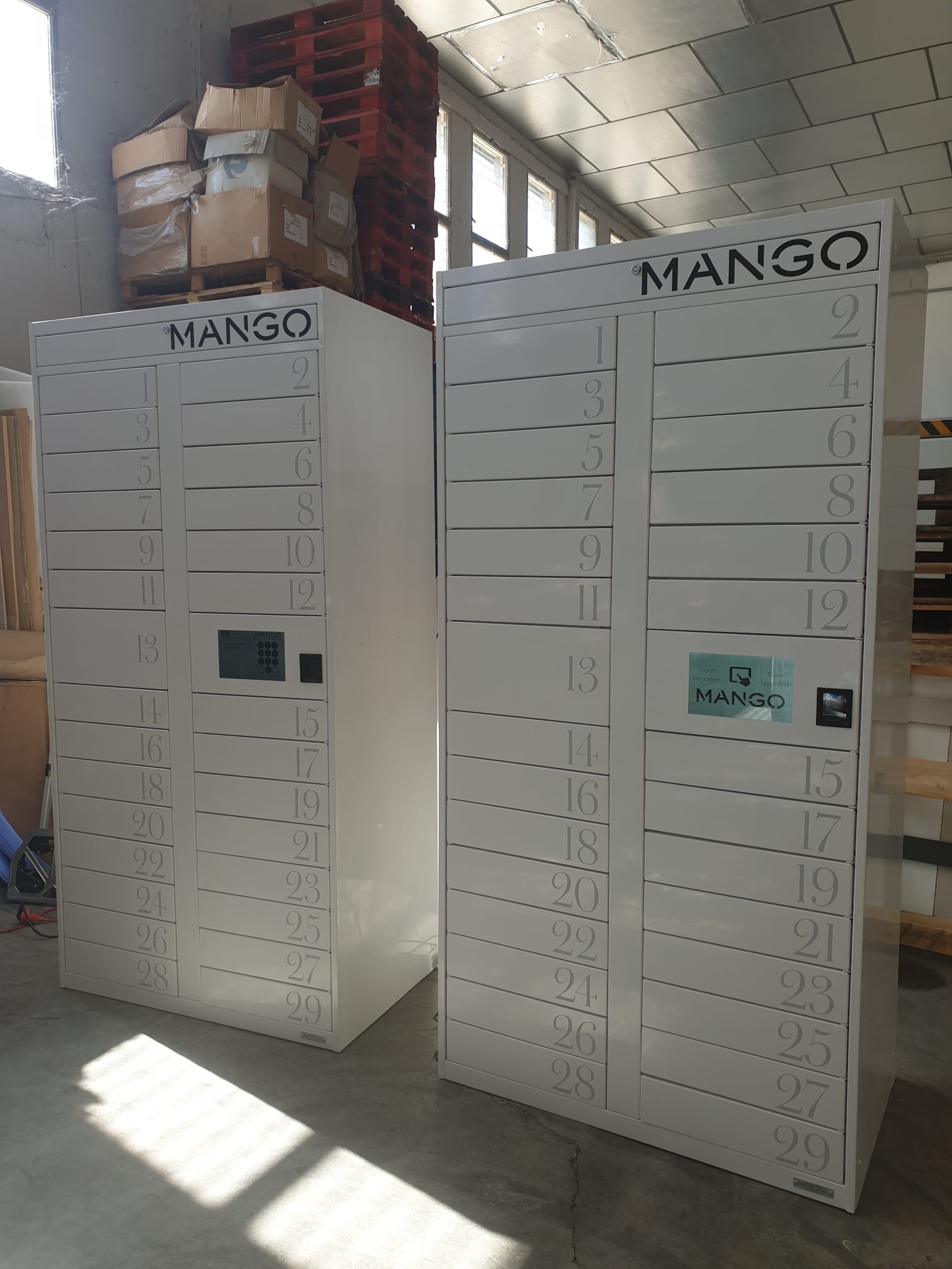Taquillas inteligentes ya fabricadas e instaladas para MANGO
