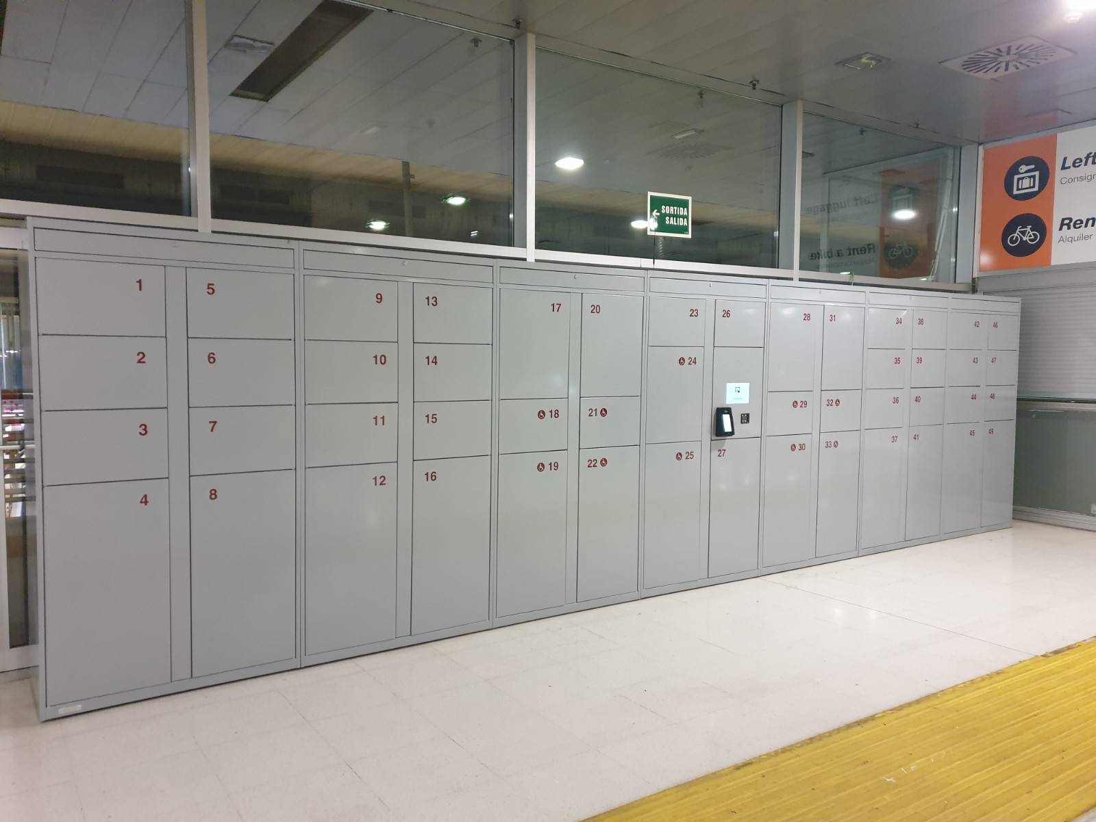 Consignas de La Intermodal de Palma junto a la consigna de bicis