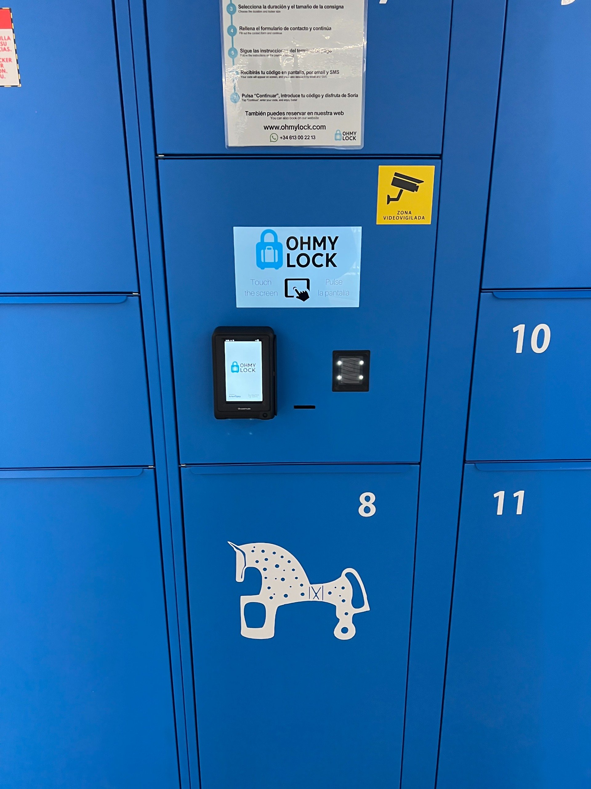 Consigna de OH MY LOCK en la estación de autobuses de Soria, con el lector y la señalización