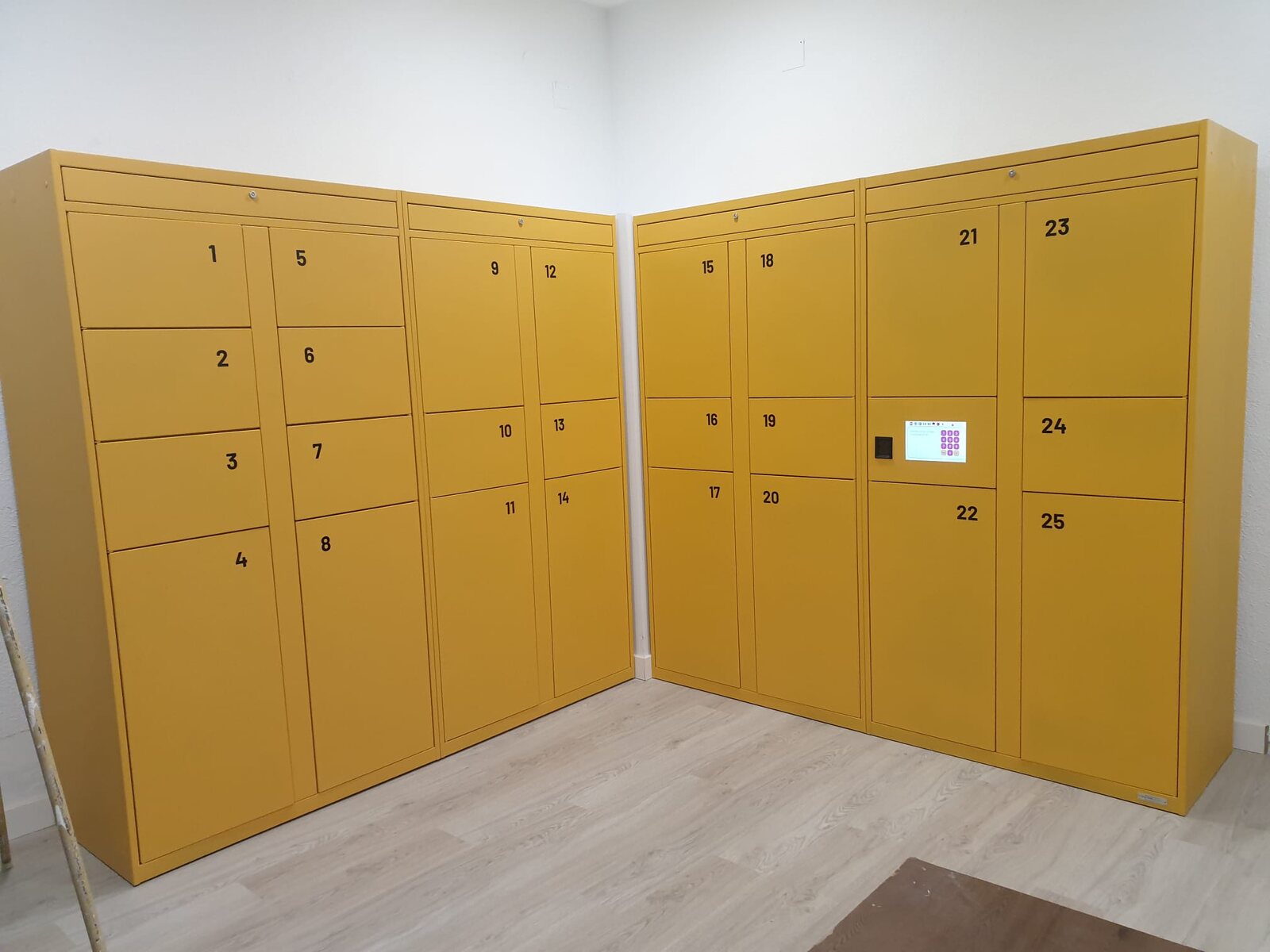 Interior de Córdoba Locker Estación