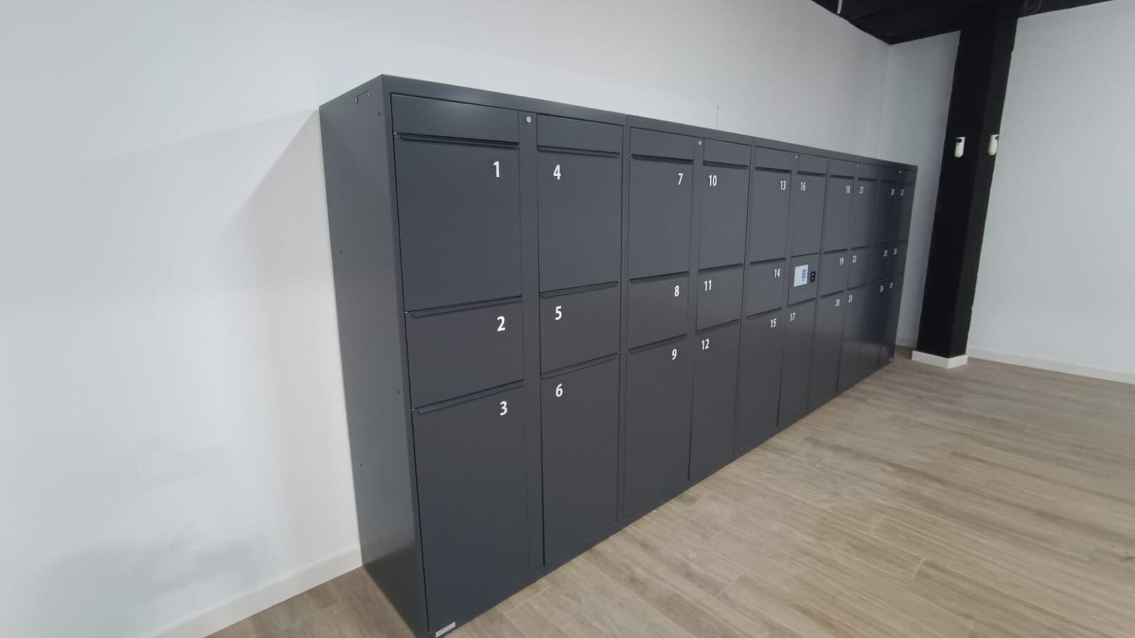 Consignas de Easy Locker Córdoba vistas en ángulo