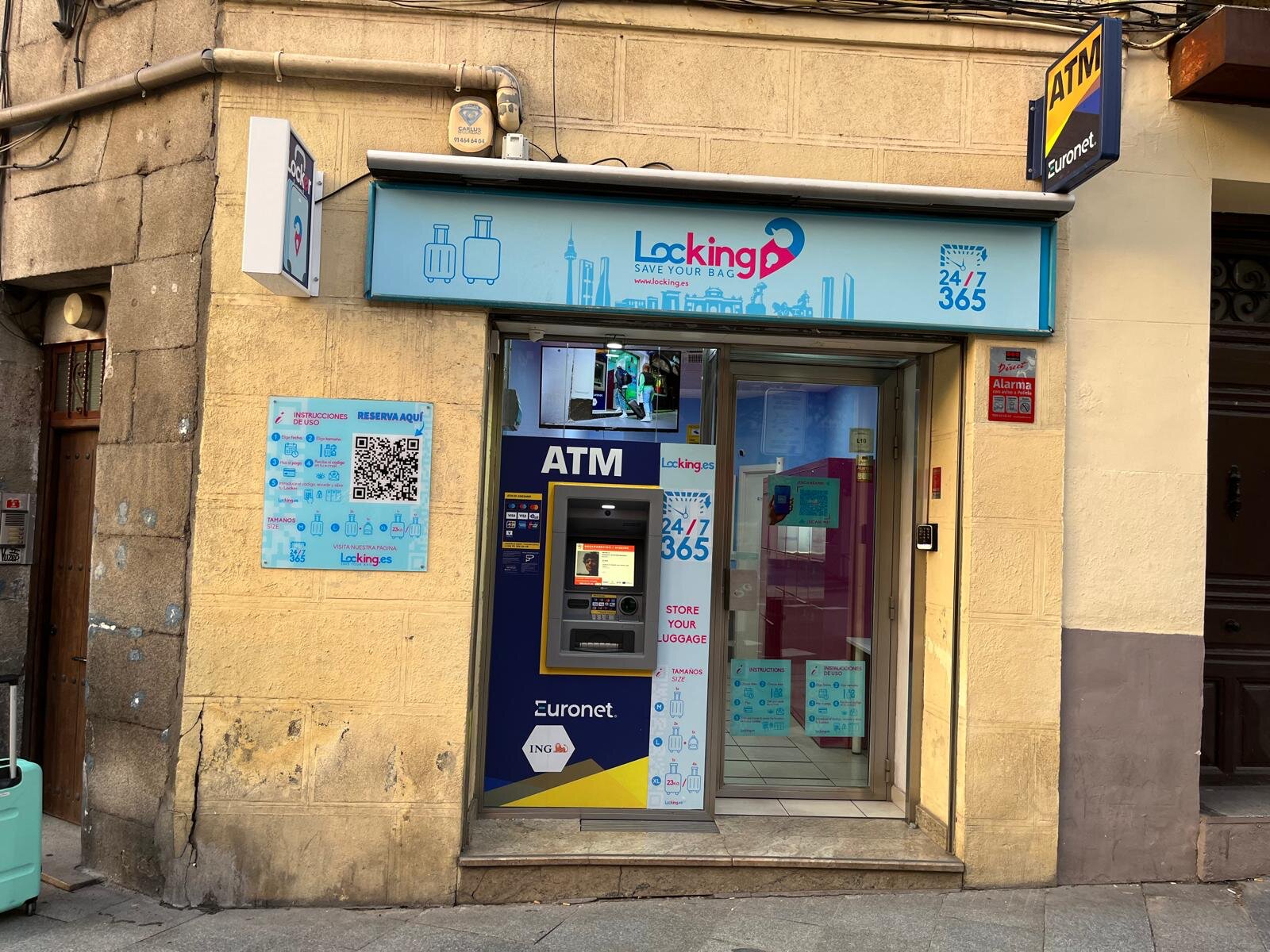 Fachada de Locking en la plaza de Puerta Cerrada, en La Latina