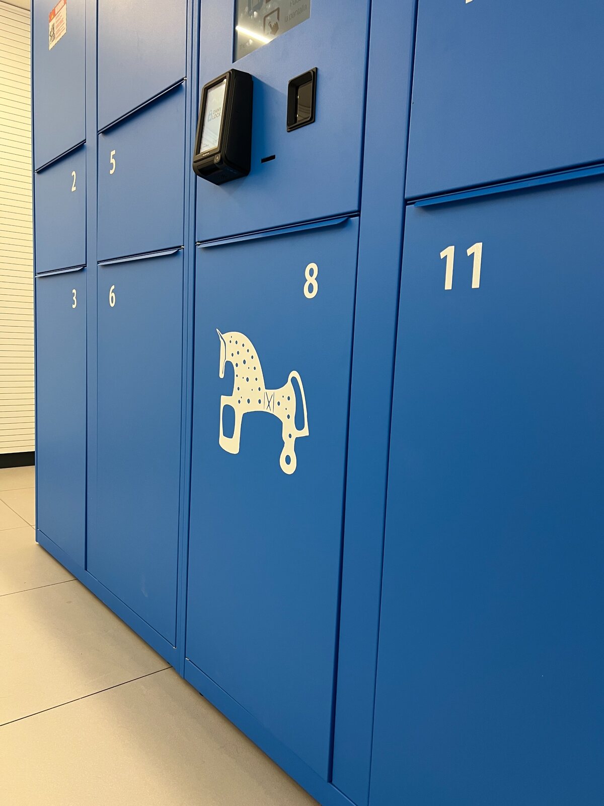 Detalle de las puertas numeradas de la consigna de OH MY LOCK en Soria