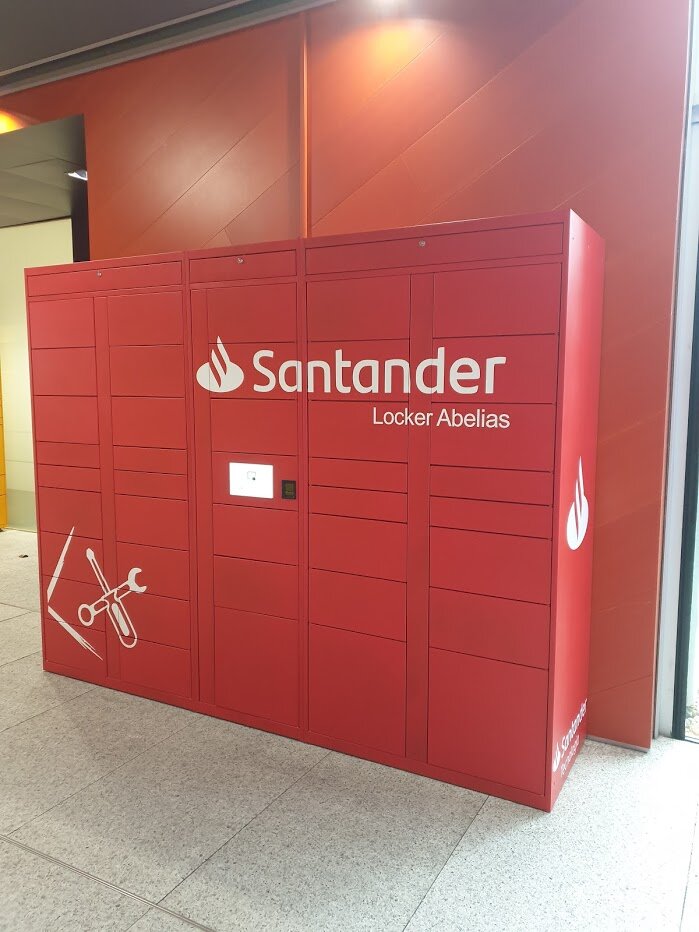 Consigna inteligente de Banco Santander en el edificio Abelias